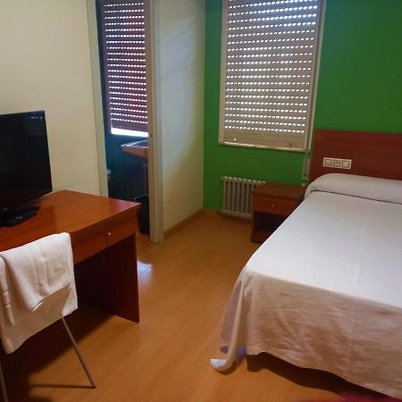 Pension San Roque Луго Екстериор снимка