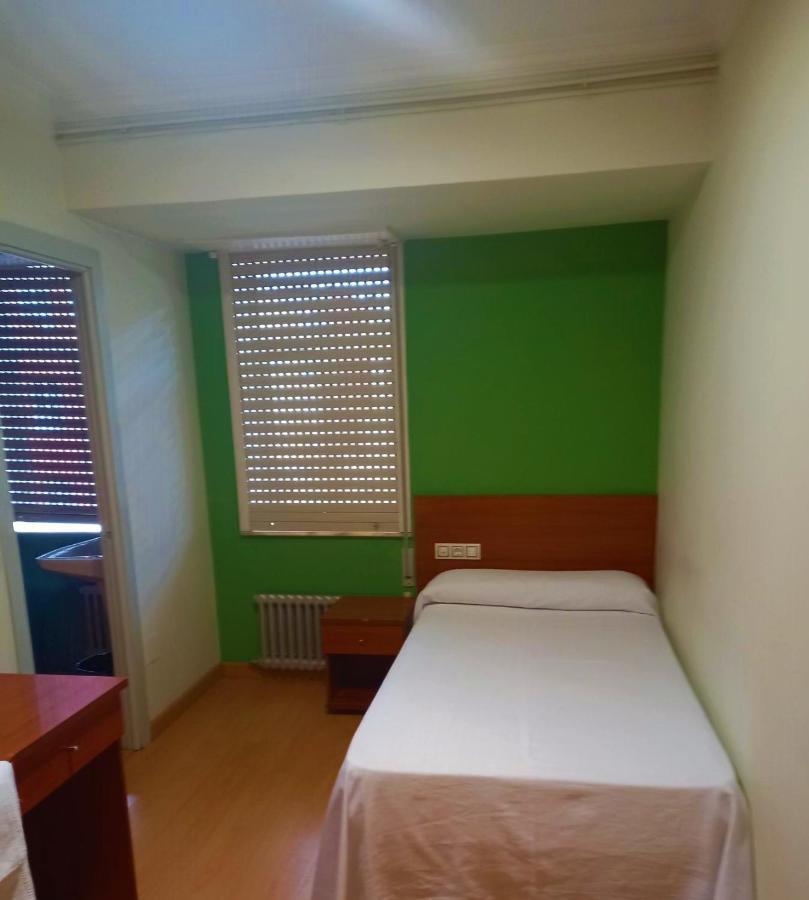 Pension San Roque Луго Екстериор снимка