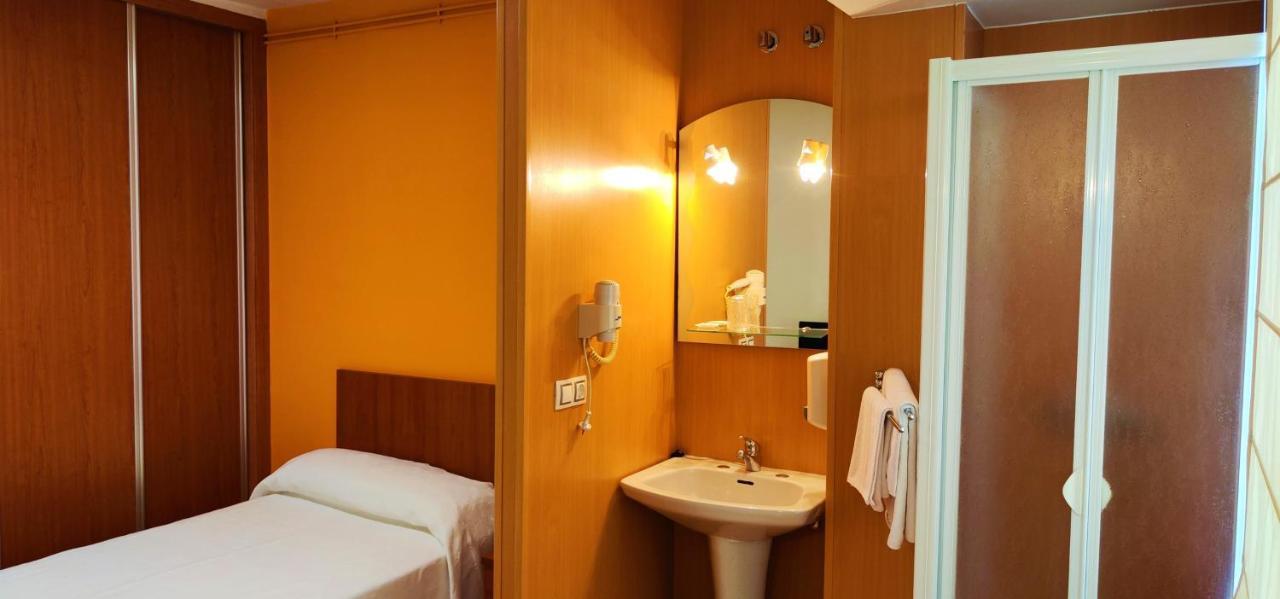 Pension San Roque Луго Екстериор снимка