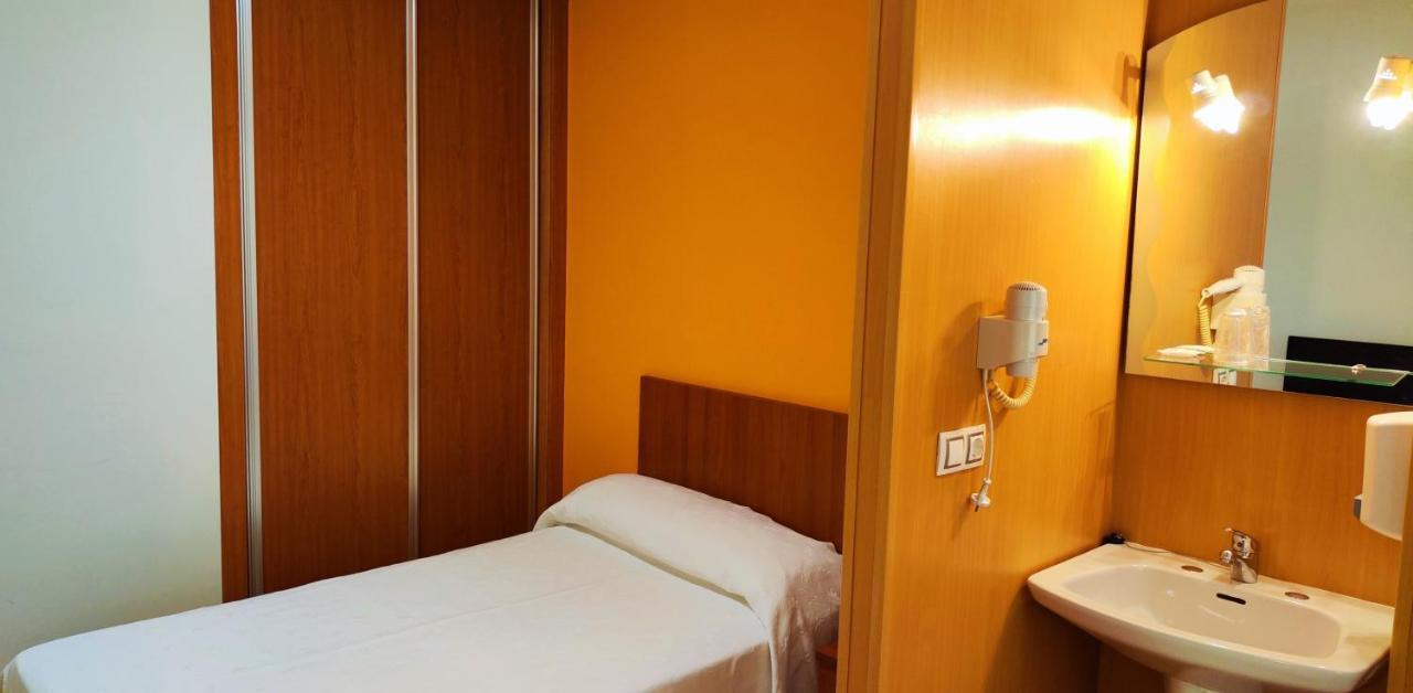 Pension San Roque Луго Екстериор снимка