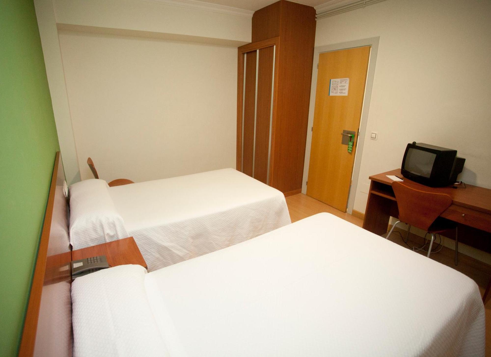 Pension San Roque Луго Екстериор снимка